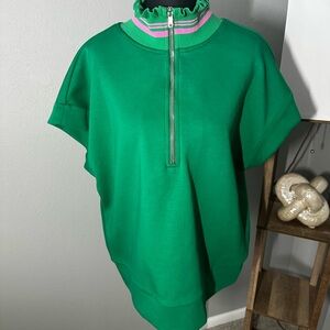 Umgee Green shirt with Zipper
New with tag